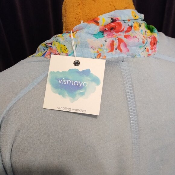 Vismaya Tropical Florals Kimono Shawl - Picture 4 of 5